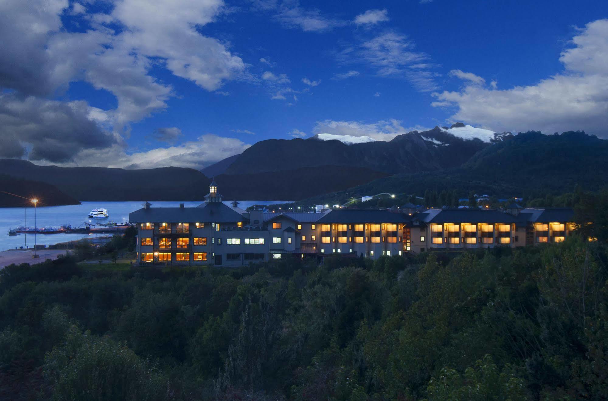 Loberias Del Sur Hotel Puerto Chacabuco Exterior photo